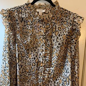 Lovely leopard print ruffled top, size L